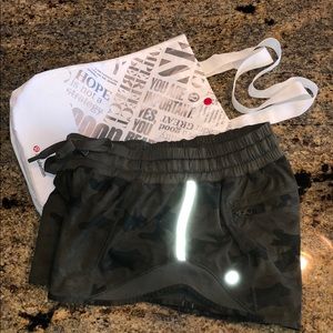 🍋RARE Lululemon Hotty Hot Short CAMO 4 & BAG 🍋
